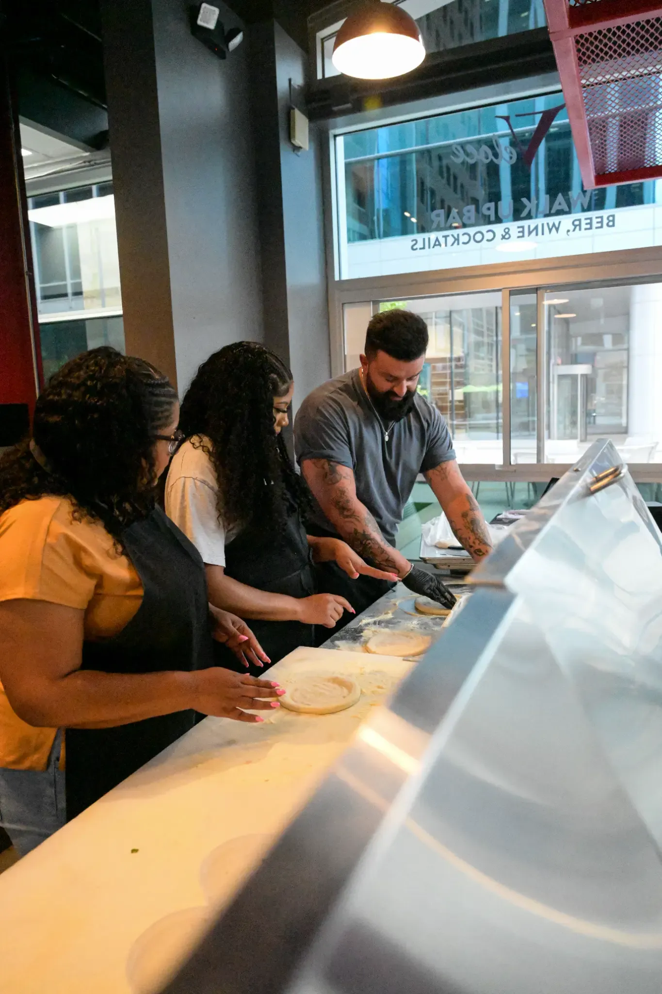 What to Expect at a Veloce Pizza Class